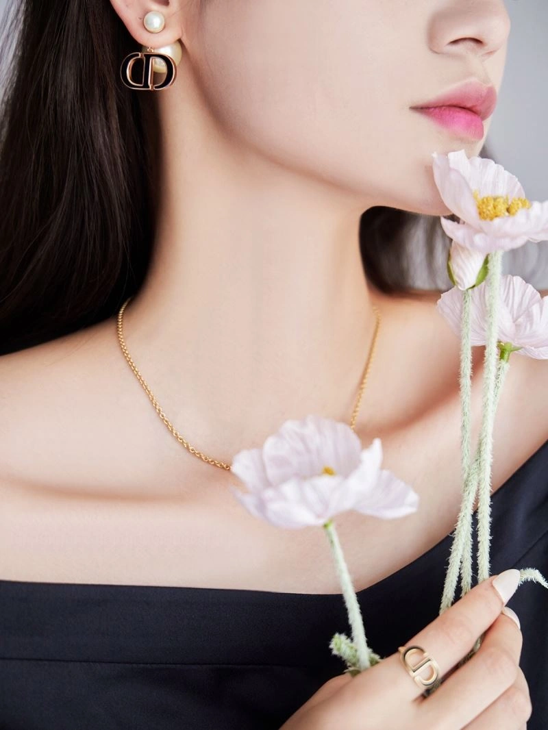 Classic Christian Dxxr Earrings 295344