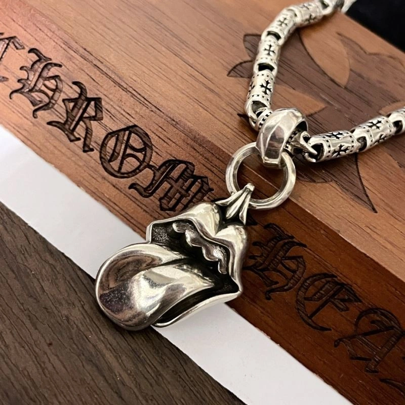 Lightweight Chrxmx Hxxrts Necklaces 300937