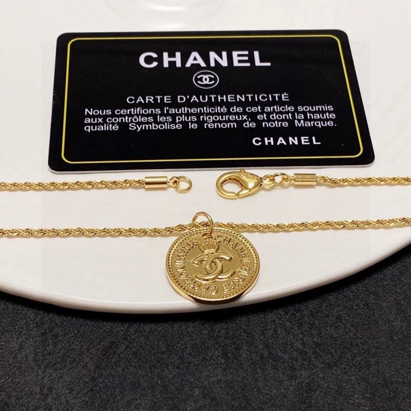 Stylish Chxnxl Brooches 292734