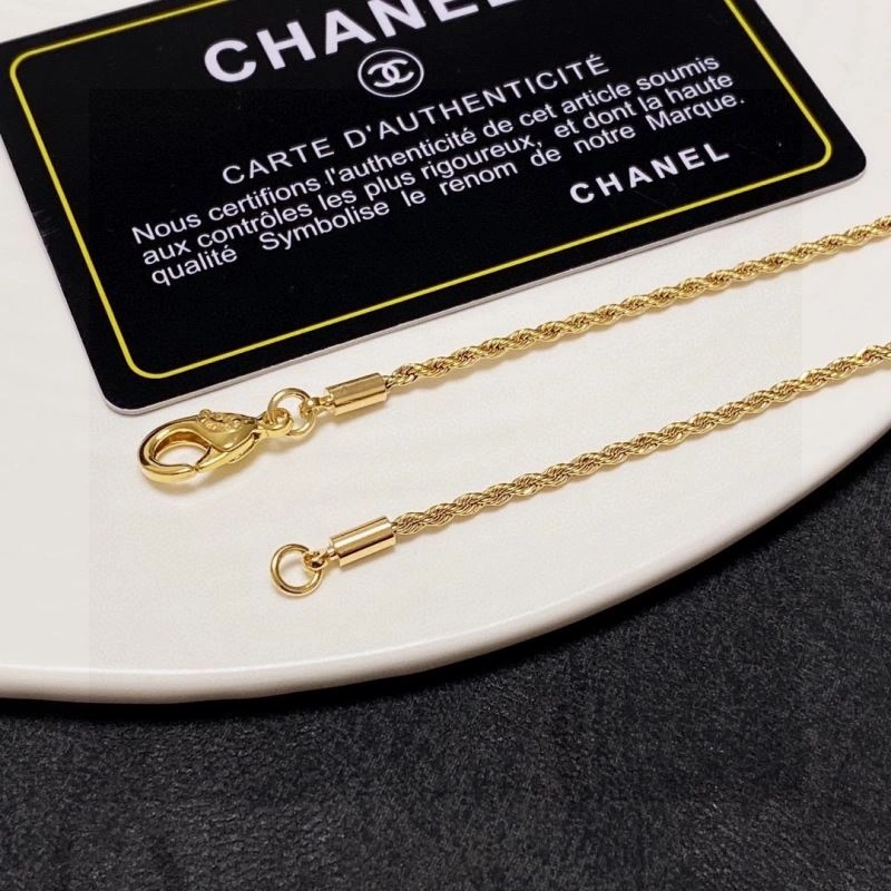 Stylish Chxnxl Brooches 292734