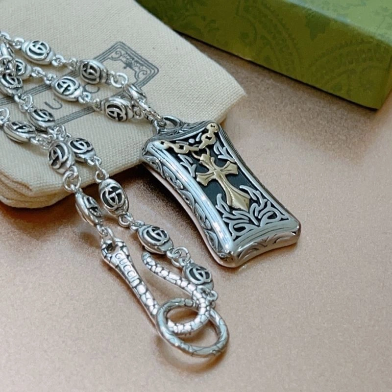 EyeCatching Gxccx Necklaces 306498