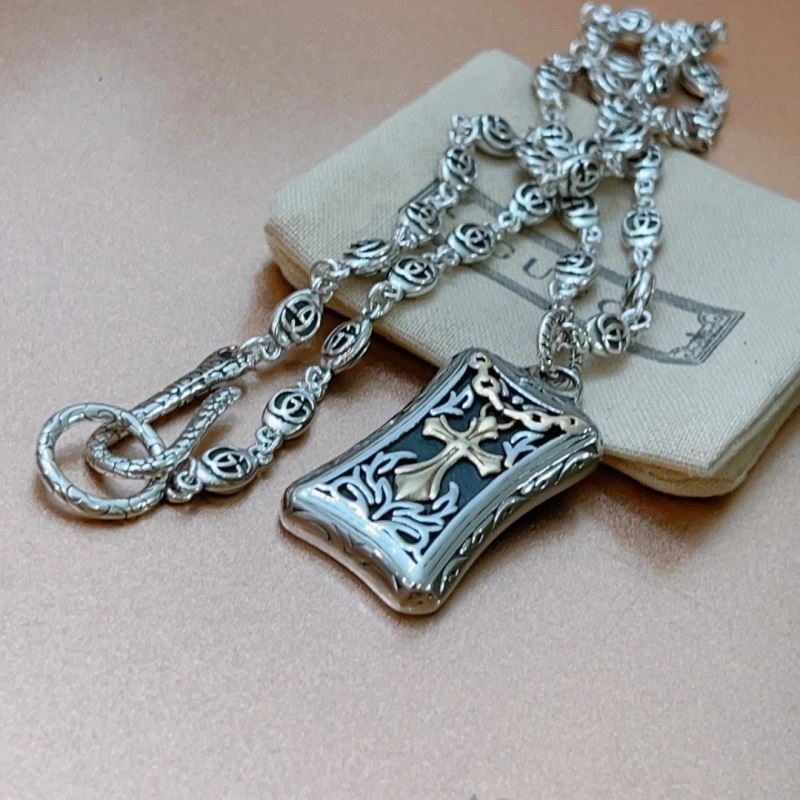 EyeCatching Gxccx Necklaces 306498