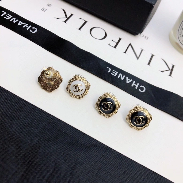 Trendsetting Chxnxl Earrings 291628