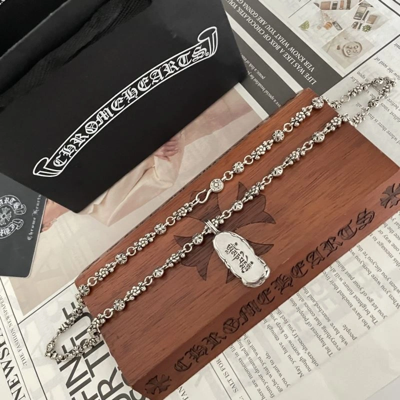 Fashionable Chrxmx Hxxrts Necklaces 300920