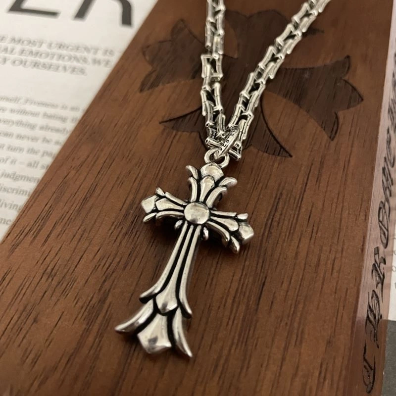 BestValue Chrxmx Hxxrts Necklaces 300900