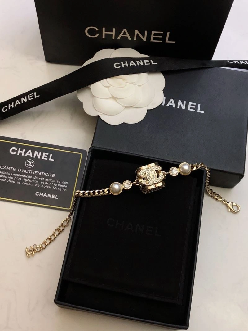 Bright Chxnxl Bracelets 293095
