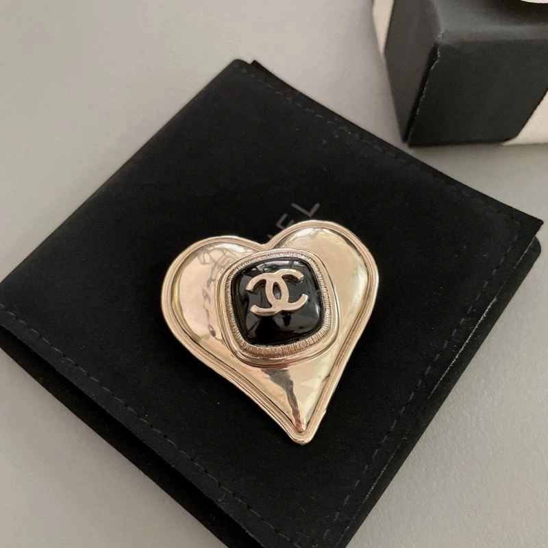 Lightweight Chxnxl Brooches 292721