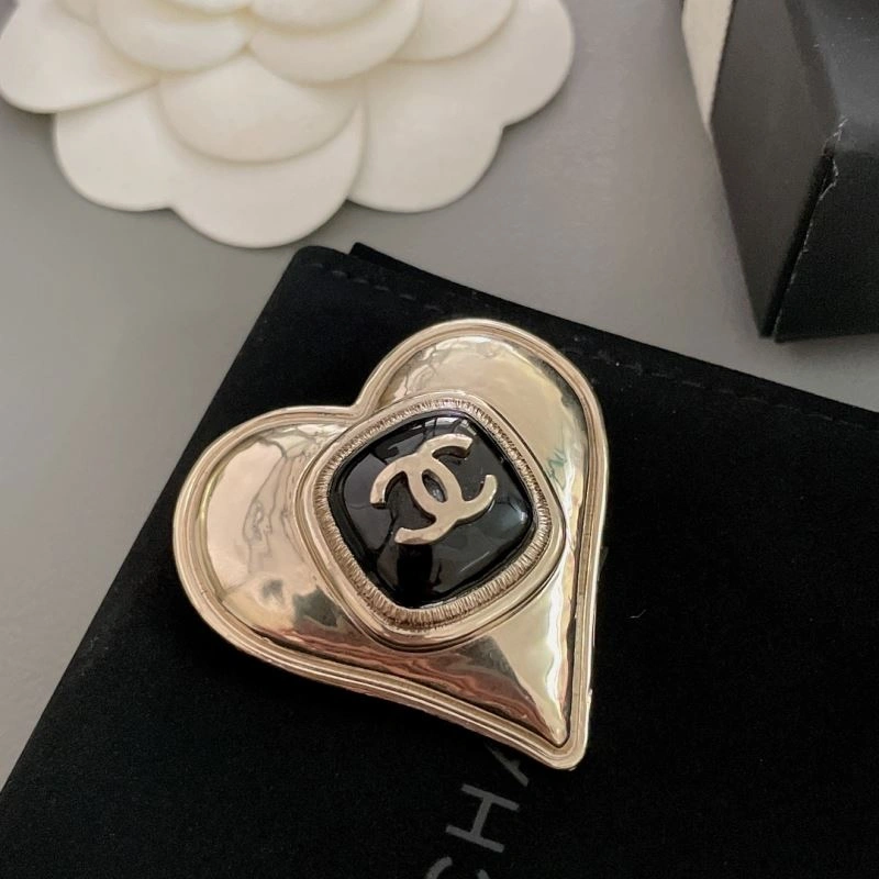 Lightweight Chxnxl Brooches 292721
