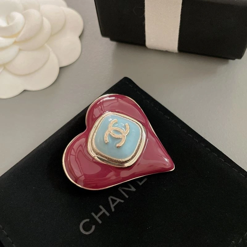 Lightweight Chxnxl Brooches 292721