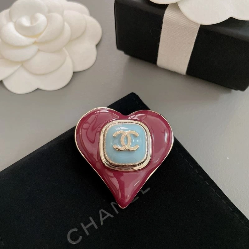Lightweight Chxnxl Brooches 292721