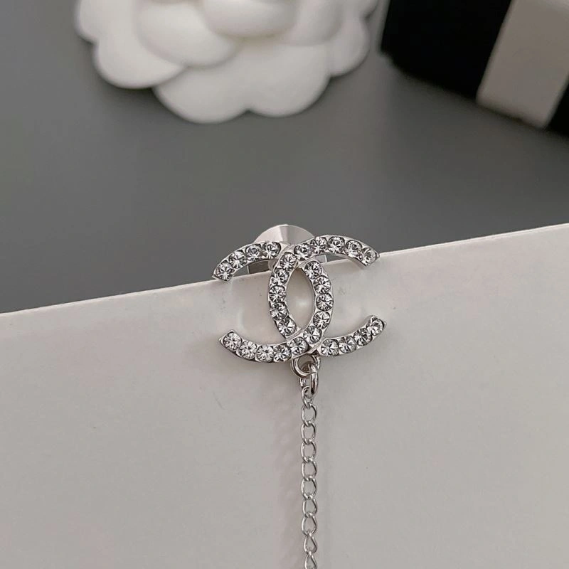 Trendy Chxnxl Brooches 292730