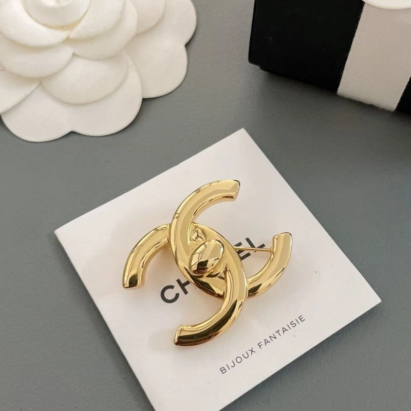 WellDesigned Chxnxl Brooches 292731