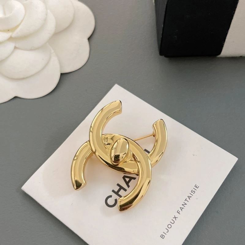 WellDesigned Chxnxl Brooches 292731