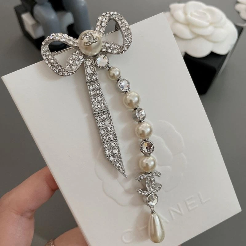 NewStyle Chxnxl Brooches 292704