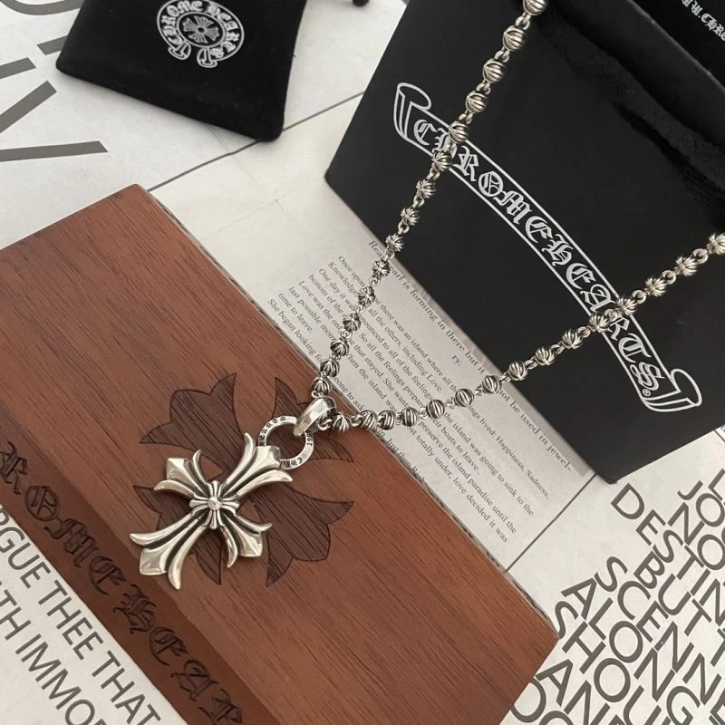 WellDesigned Chrxmx Hxxrts Necklaces 300895