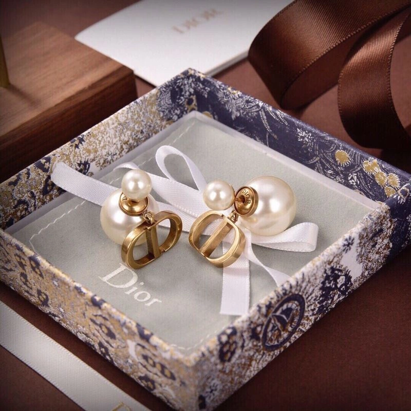 HighQuality Christian Dxxr Earrings 295340