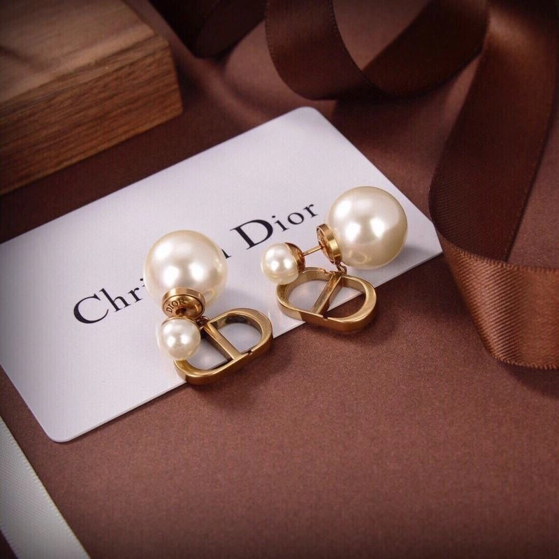 HighQuality Christian Dxxr Earrings 295340