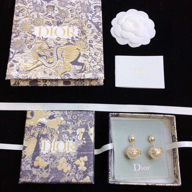 Practical Christian Dxxr Earrings 295336