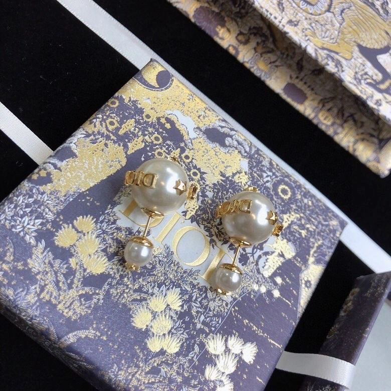 Practical Christian Dxxr Earrings 295336
