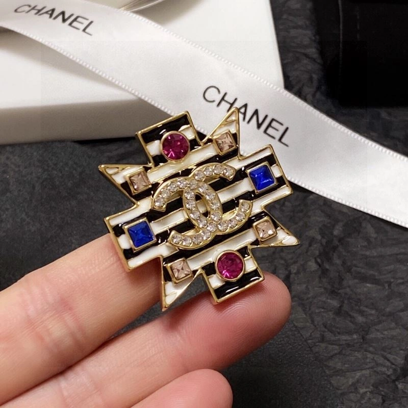 Elegant Chxnxl Brooches 292707