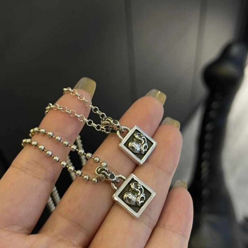 GoAnywhere Chrxmx Hxxrts Necklaces 300891