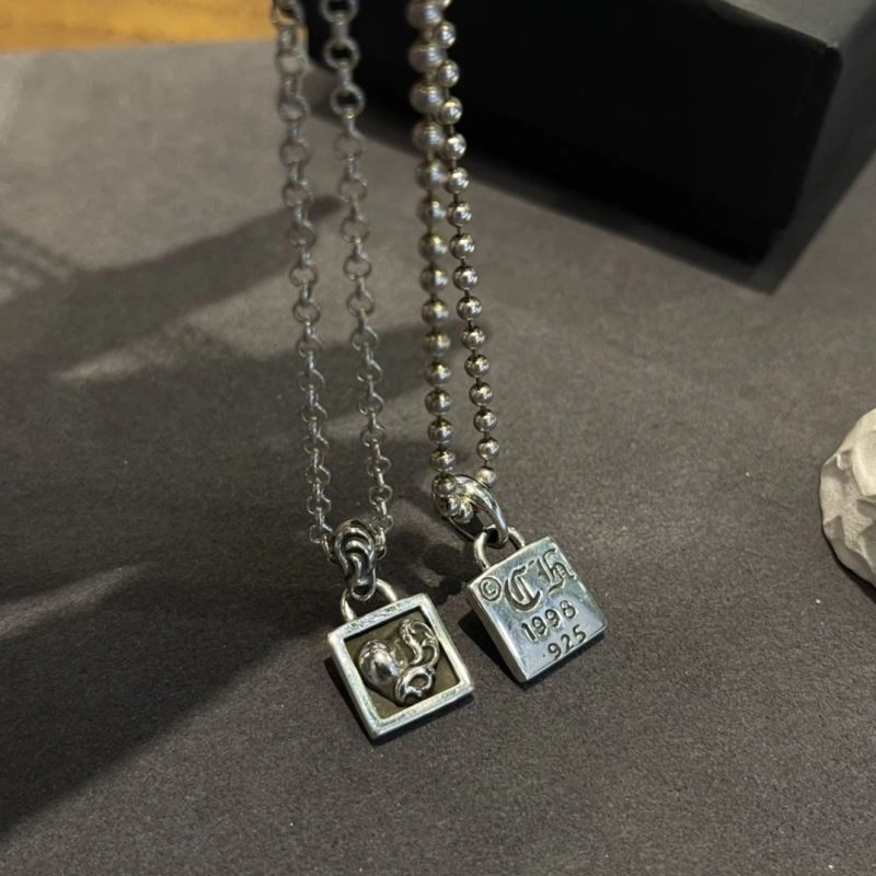 GoAnywhere Chrxmx Hxxrts Necklaces 300891