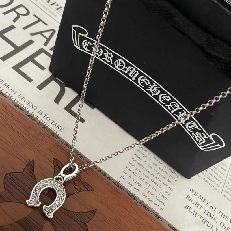 EyeCatching Chrxmx Hxxrts Necklaces 300884