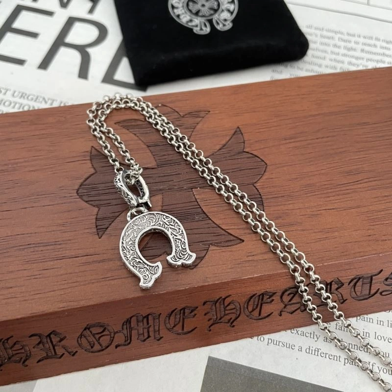 EyeCatching Chrxmx Hxxrts Necklaces 300884