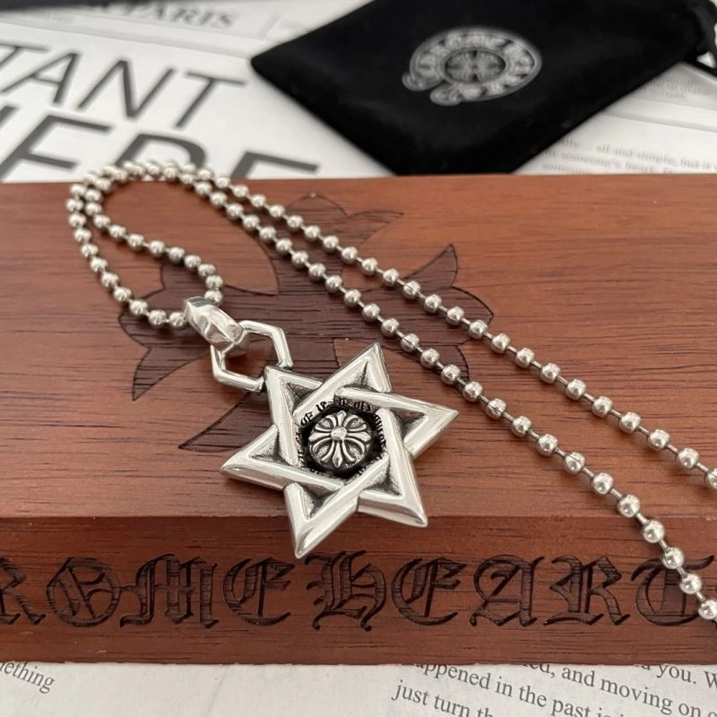Comfortable Chrxmx Hxxrts Necklaces 300867