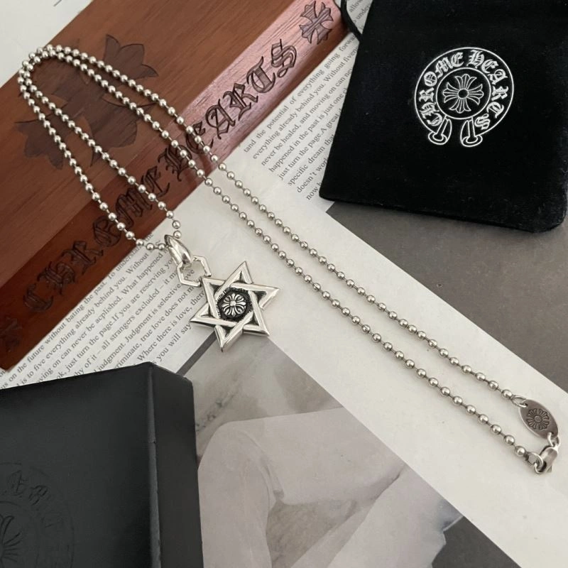 Comfortable Chrxmx Hxxrts Necklaces 300867