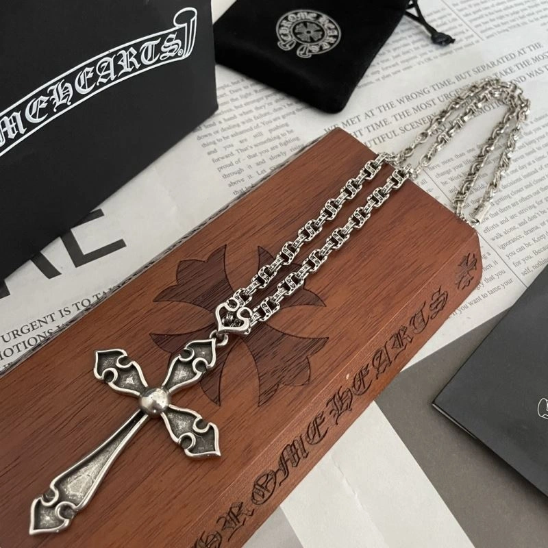 Chrxmx Hxxrts Necklaces EyeCatching 300871