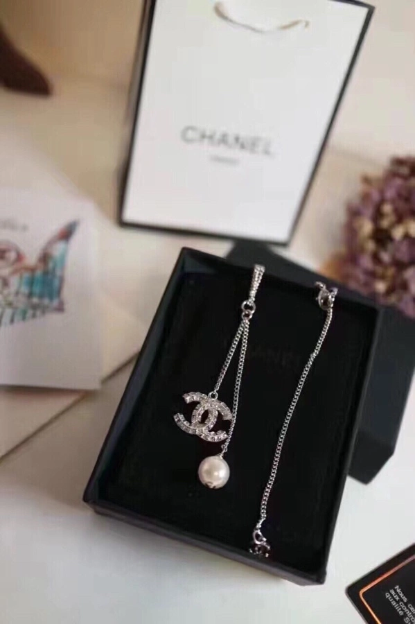 Efficient Chxnxl Brooches 292696