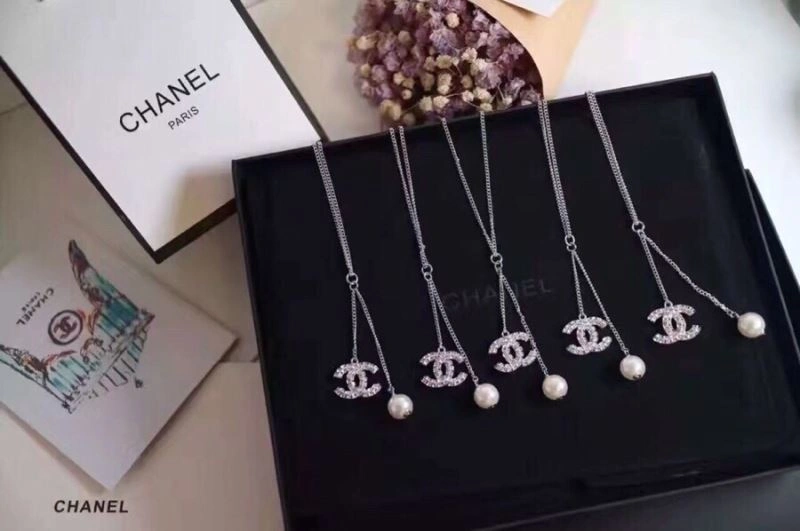 Efficient Chxnxl Brooches 292696