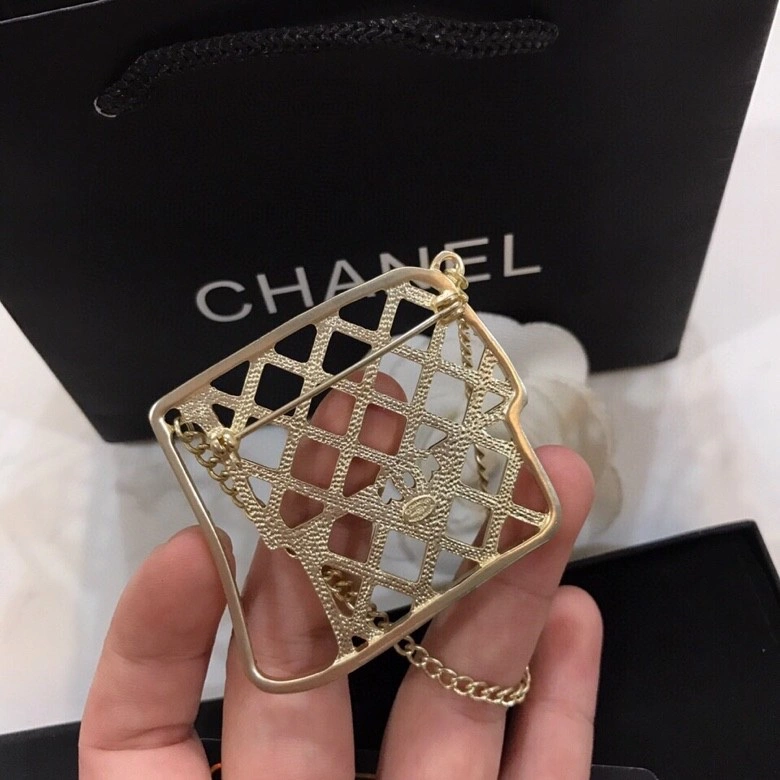 Chxnxl Brooches Cozy 292697