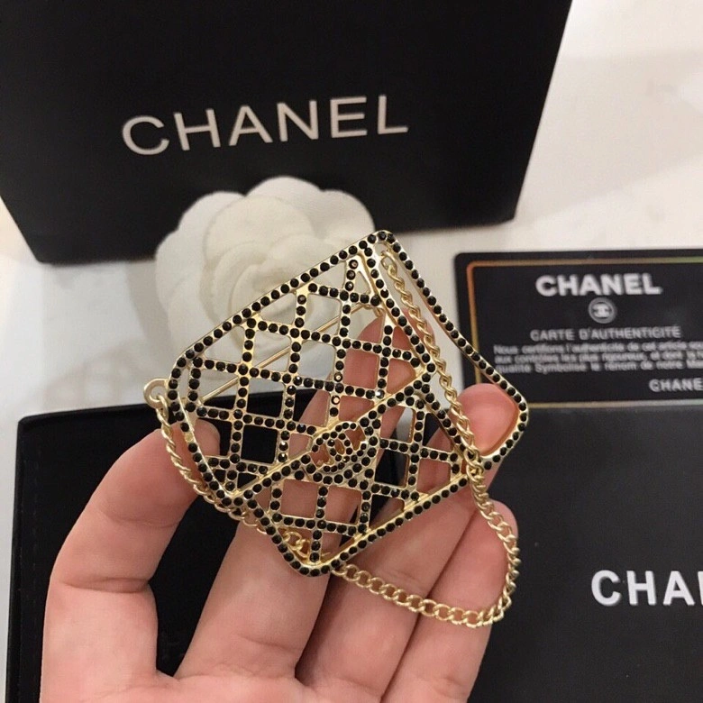 Chxnxl Brooches Cozy 292697