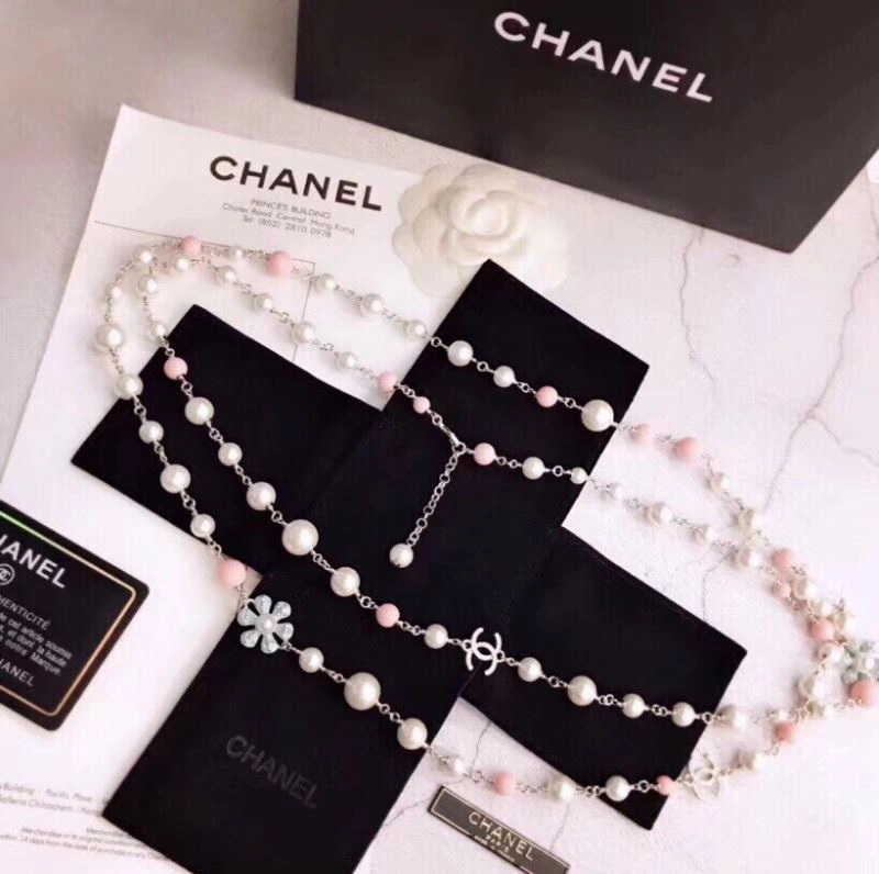 NewStyle Chxnxl Brooches 292692