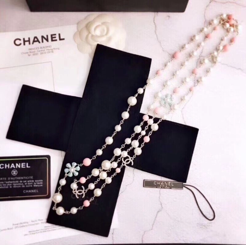 NewStyle Chxnxl Brooches 292692