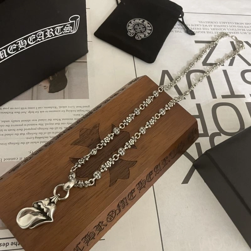 Trendy Chrxmx Hxxrts Necklaces 300857