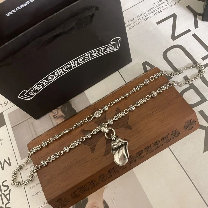 Trendy Chrxmx Hxxrts Necklaces 300857