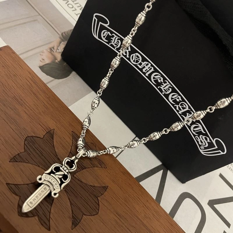 Stylish Chrxmx Hxxrts Necklaces 300864