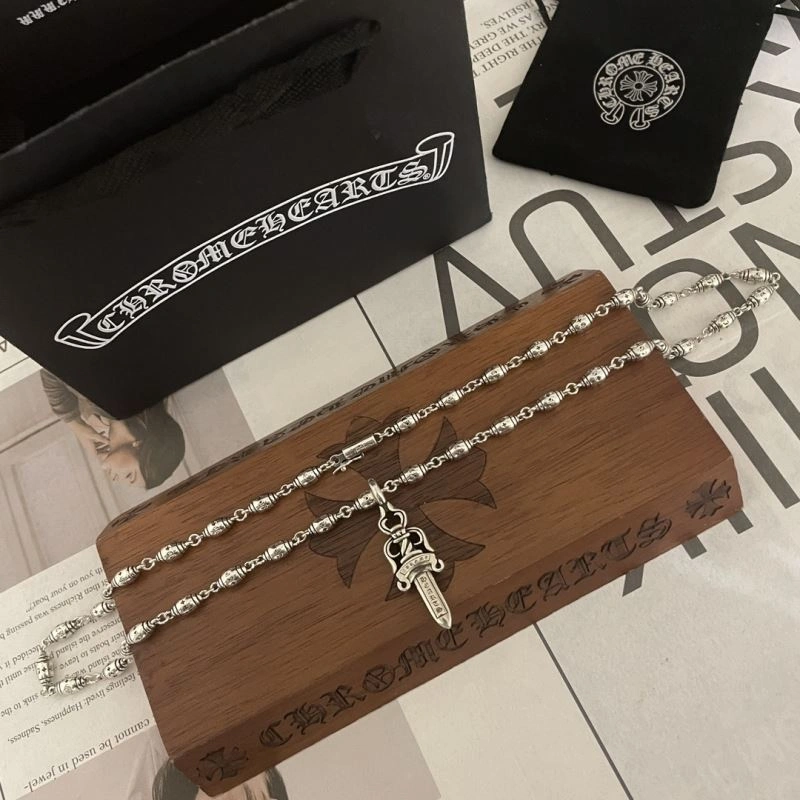 Stylish Chrxmx Hxxrts Necklaces 300864