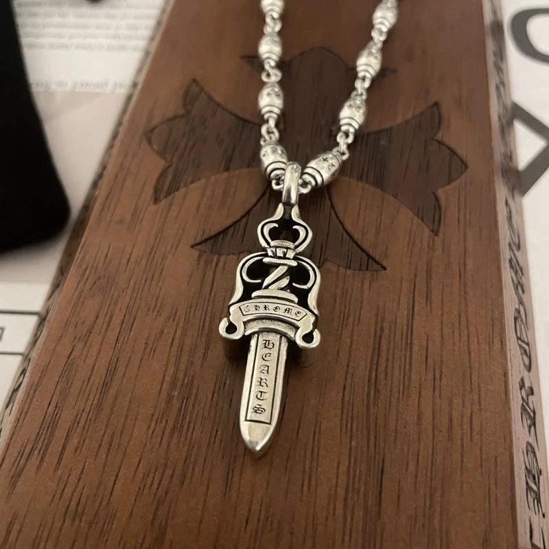Stylish Chrxmx Hxxrts Necklaces 300864