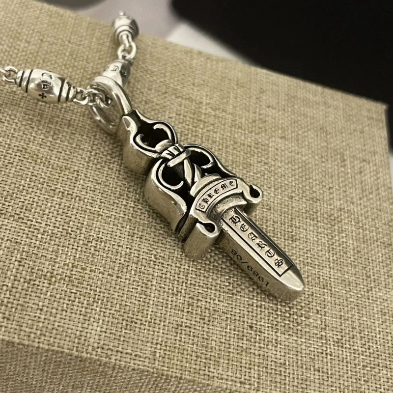 Stylish Chrxmx Hxxrts Necklaces 300864