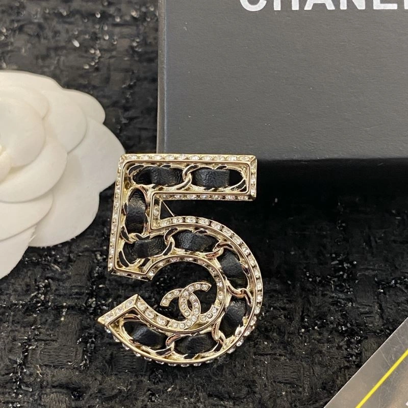 Functional Chxnxl Brooches 292694