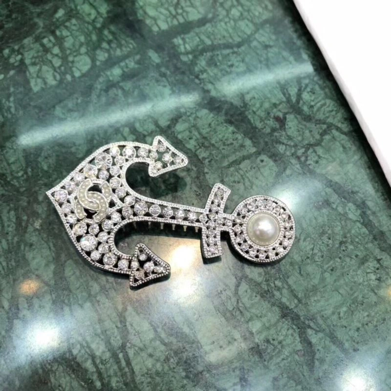 Refined Chxnxl Brooches 292673