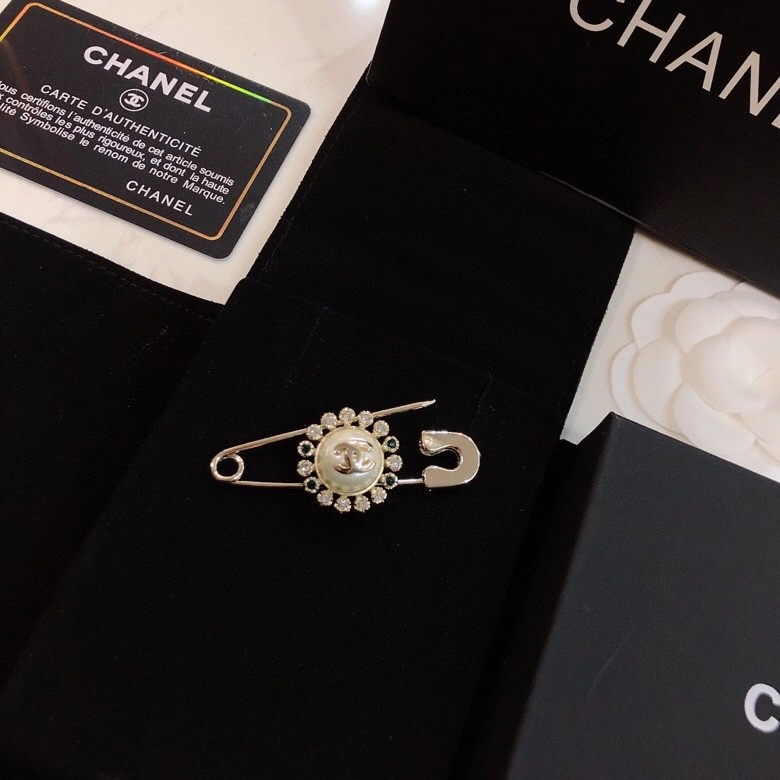 Sleek Chxnxl Brooches 292678