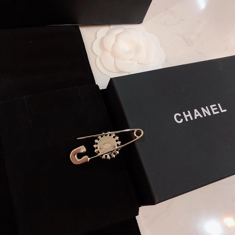 Sleek Chxnxl Brooches 292678