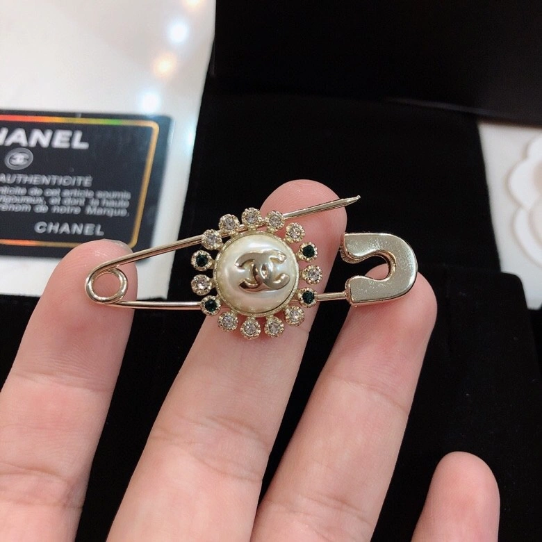 Sleek Chxnxl Brooches 292678