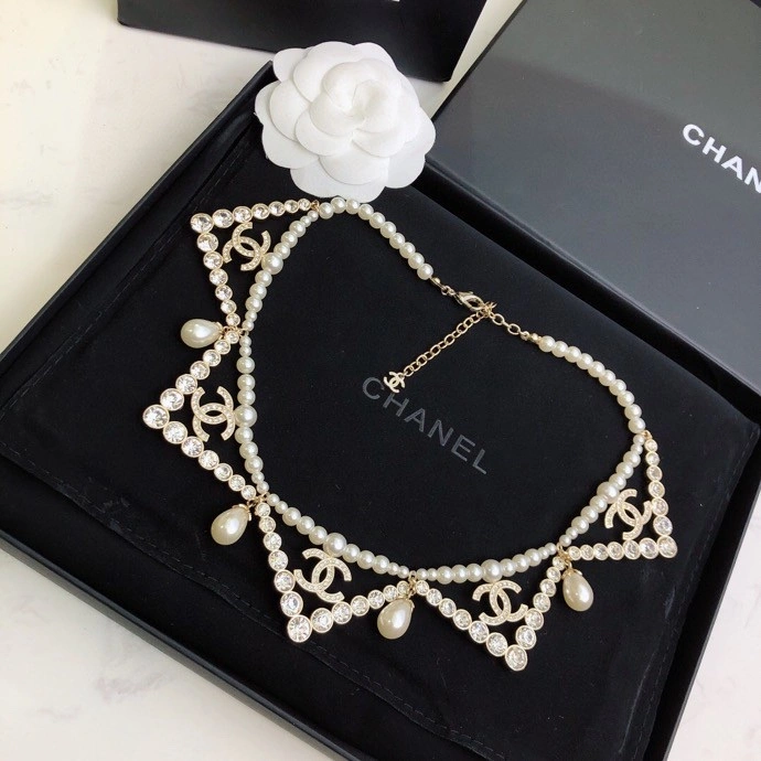Trendsetting Chxnxl Brooches 292676