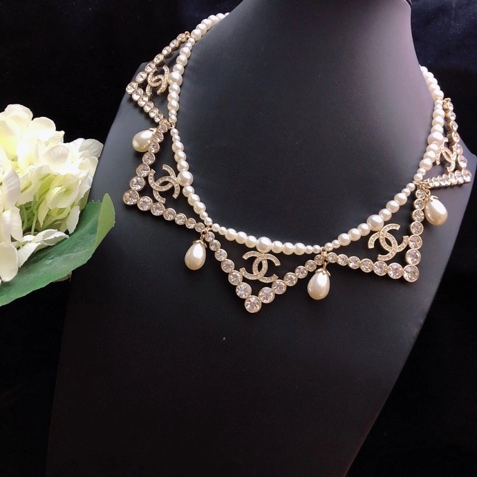 Trendsetting Chxnxl Brooches 292676